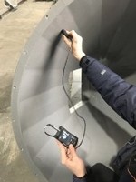 Измерение толщины покрытия при напылении полиуретана на металл