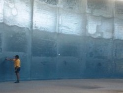 Напыление полиуретана на бетонные стены для предотвращения раскрошения