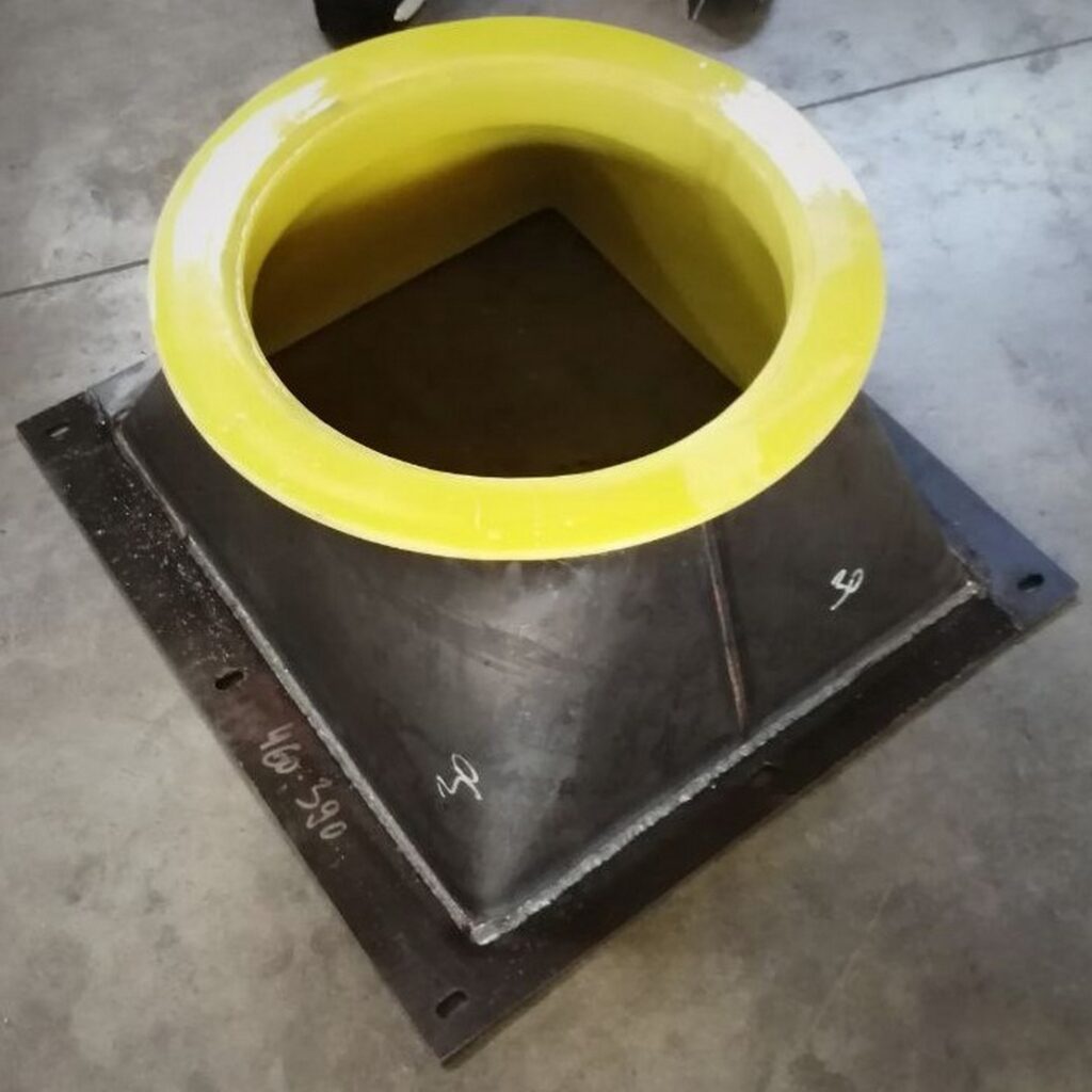 Полиуретановая футеровочная вкладка в деталь самотечного транспорта